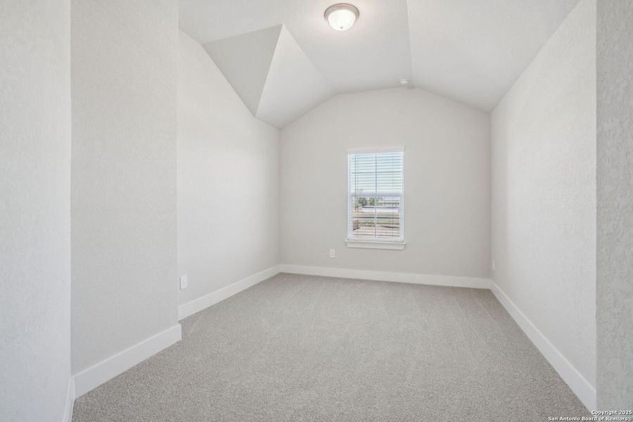 Spacious, unfurnished interior of a new home in Carmel Ranch, Schertz (Image 40).