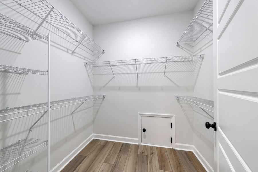 Spacious, unfurnished interior of a new home in Bally Castle, Murrells Inlet (Image 19).