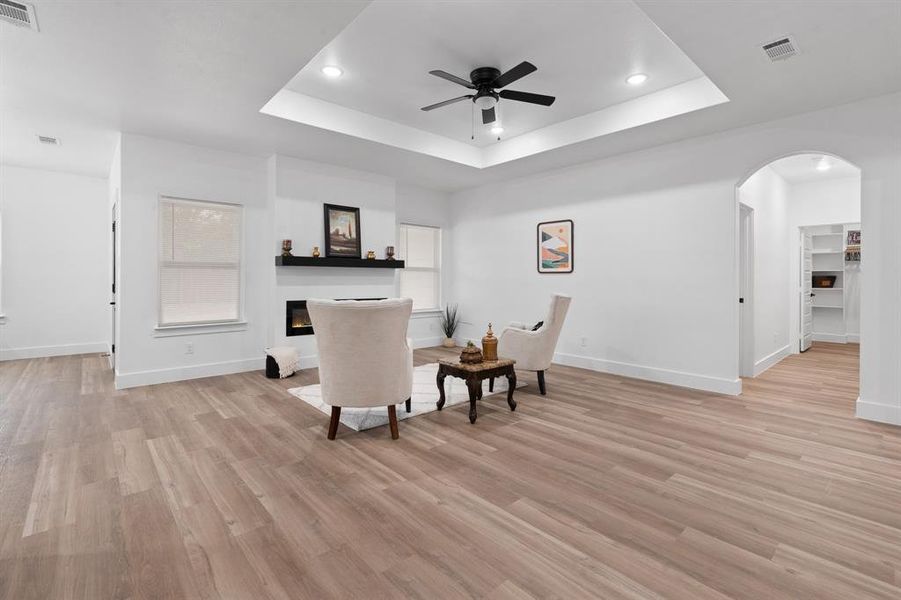 Spacious, unfurnished interior of a new home in , Fort Worth (Image 26).