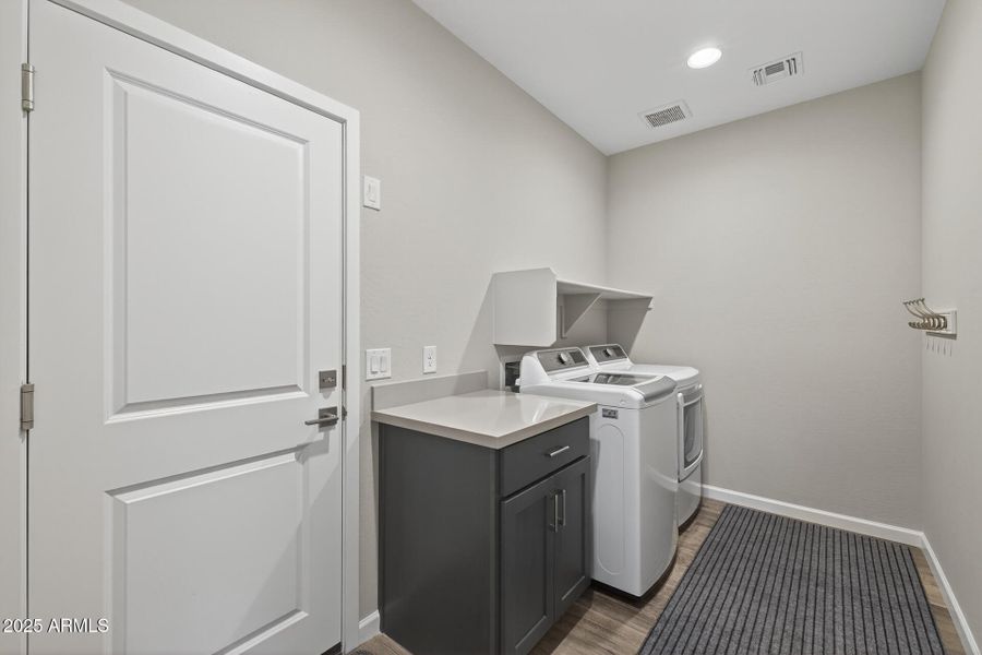 33) LAUNDRY ROOM 33) LAUNDRY ROOM