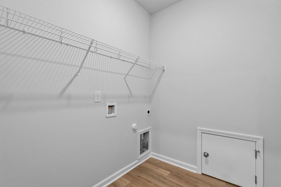 Spacious, unfurnished interior of a new home in Fieldstone, Lexington (Image 29).