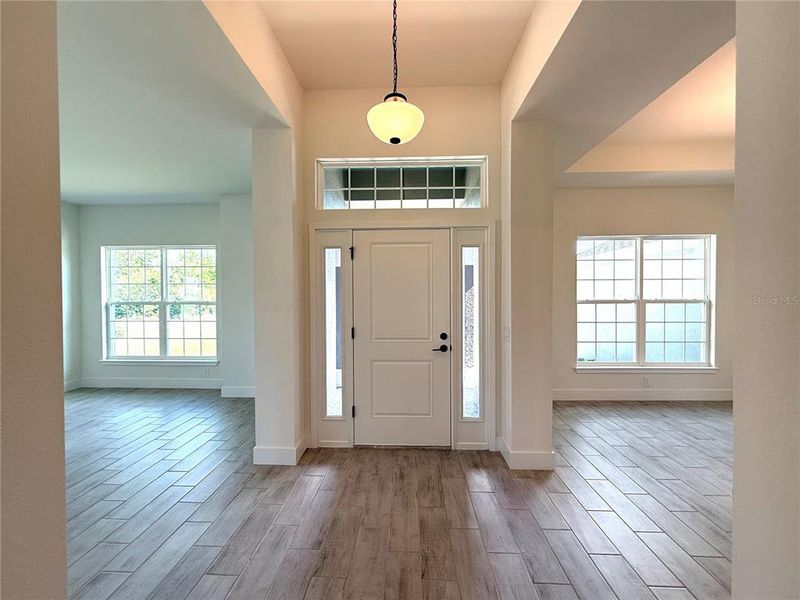 Spacious, unfurnished interior of a new home in Deep Creek, Punta Gorda (Image 7).