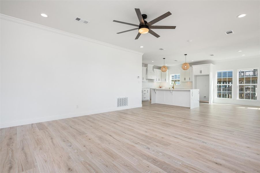 Spacious, unfurnished interior of a new home in , Bolivar Peninsula (Image 48).