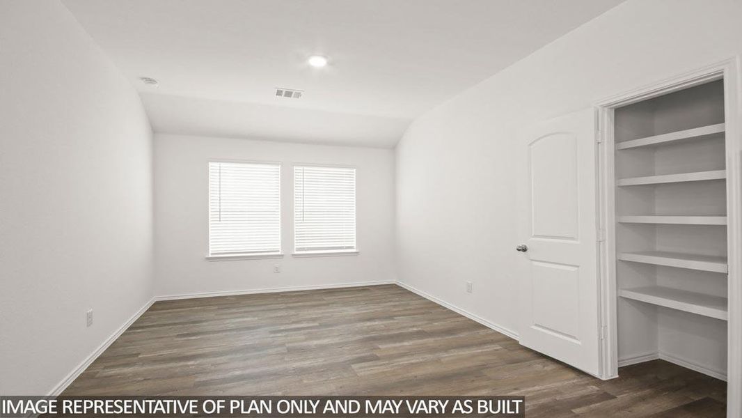 Spacious, unfurnished interior of a new home in Venetian Pines, Conroe (Image 8).
