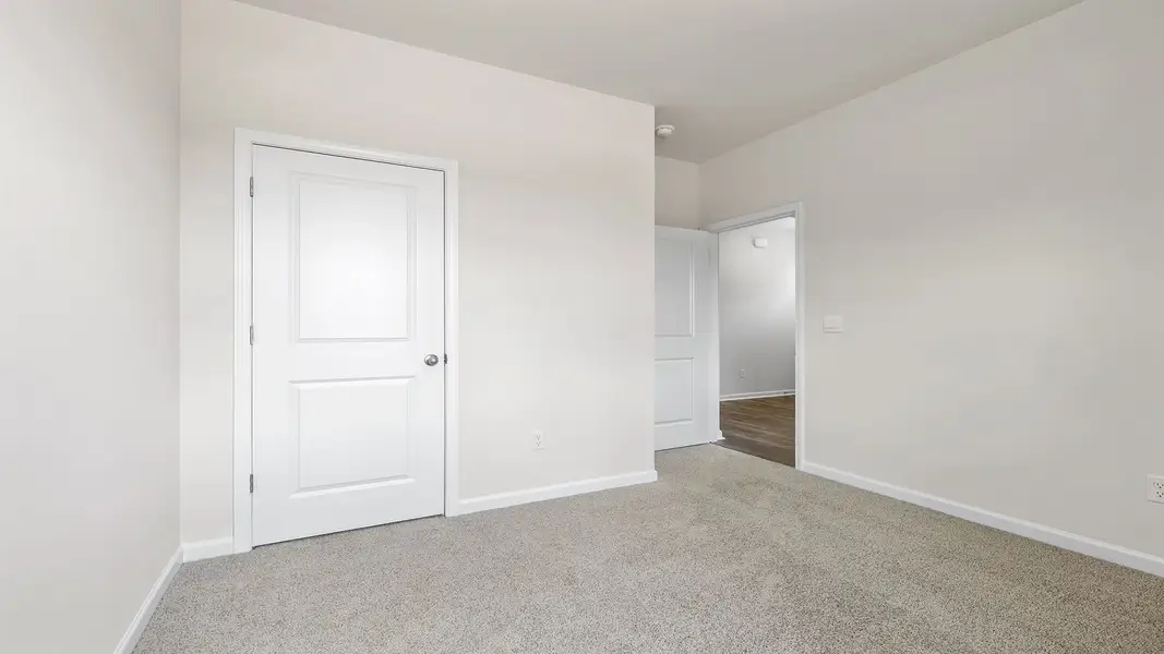 Spacious, unfurnished interior of a new home in Woodglen, Piedmont (Image 19).