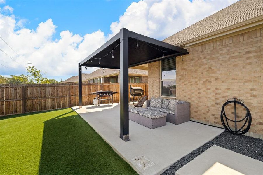 View of patio / terrace featuring an outdoor hangout area View of patio / terrace featuring an outdoor hangout area