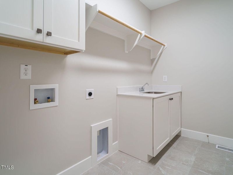 022-1280x960-laundry-room