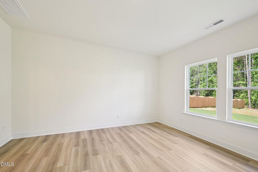 18-web-or-mls-Winding Crk Dr-2105-018