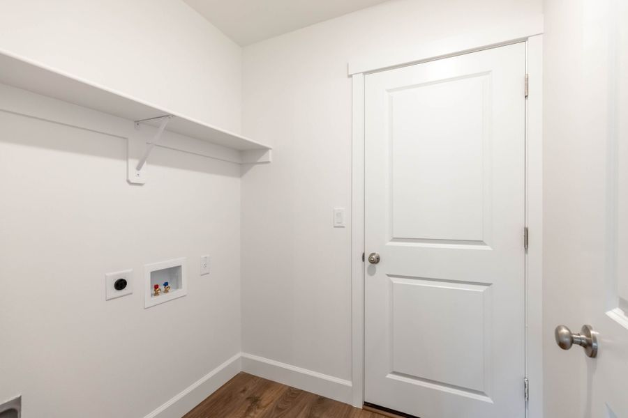 Spacious, unfurnished interior of a new home in Willowbrook, Madras (Image 19). Spacious, unfurnished interior of a new home in Willowbrook, Madras (Image 19).
