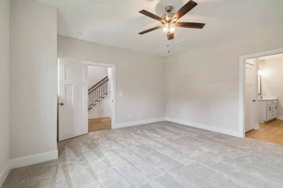 Representative unfurnished interior of a home built from the Collin II by Great Southern Homes in Cross Creek Golf Club, Seneca (Image 25). Representative unfurnished interior of a home built from the Collin II by Great Southern Homes in Cross Creek Golf Club, Seneca (Image 25).