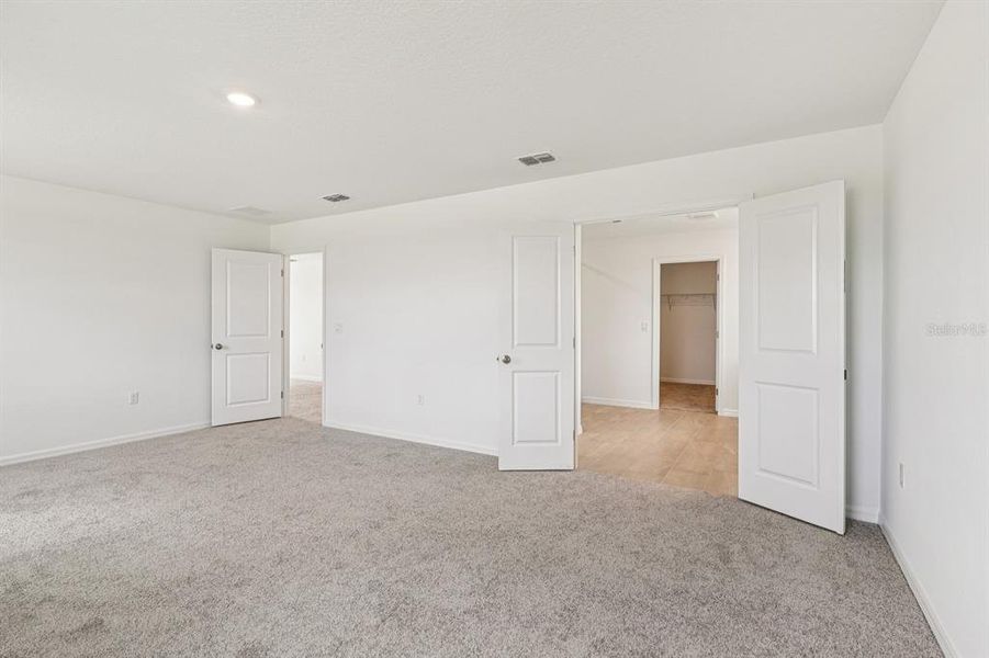 Spacious, unfurnished interior of a new home in Trailside, Mount Dora (Image 8).