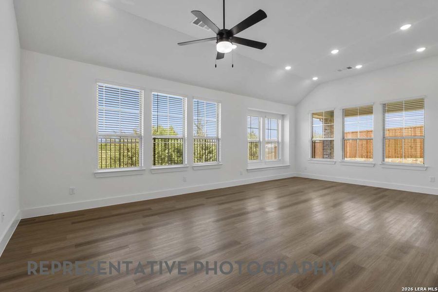 Spacious, unfurnished interior of a new home in Prominence, San Antonio (Image 10).