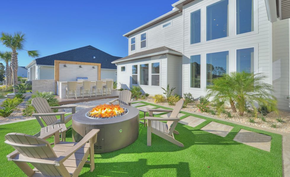 Exterior details and patio area of a home in Tidewater, Jacksonville (Image 22).