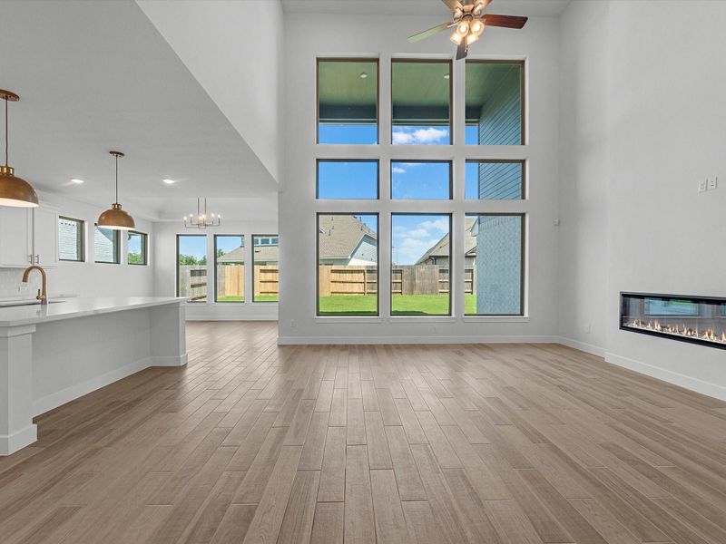Spacious, unfurnished interior of a new home in Fulshear Lakes, Fulshear (Image 12).