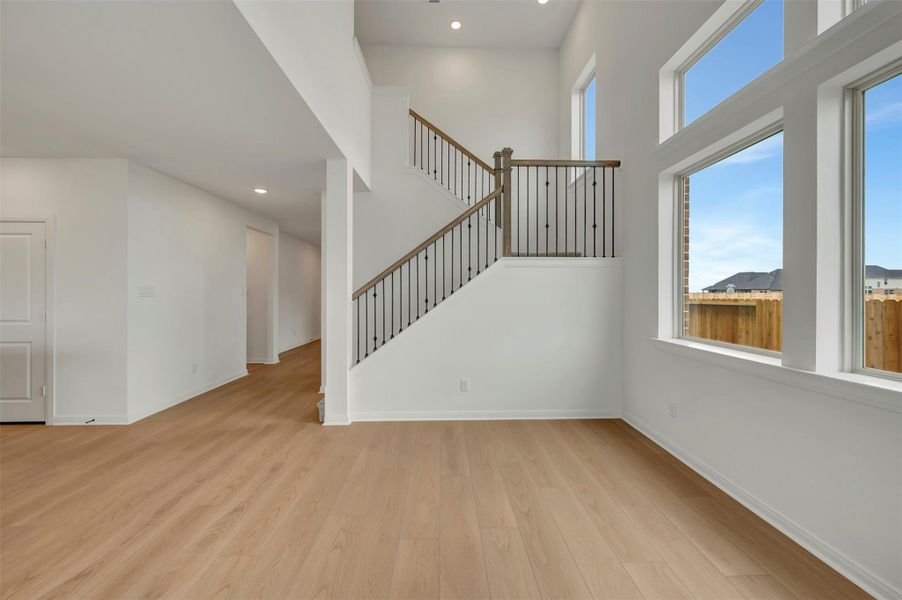 Spacious, unfurnished interior of a new home in Beacon Point at Lago Mar 50’ Homesites, Texas City (Image 25).