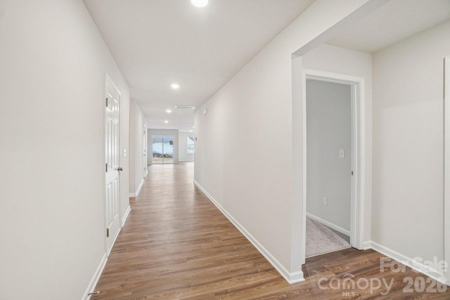 Spacious, unfurnished interior of a new home in Frey Creek, Spartanburg (Image 17).