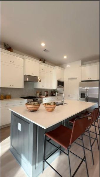 **Photos are a representation of the floor plan. This is not the actual homesite.**