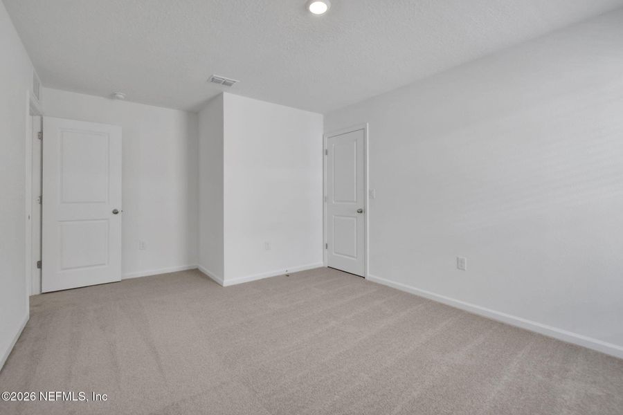 Spacious, unfurnished interior of a new home in Cedar Creek, Jacksonville (Image 41).
