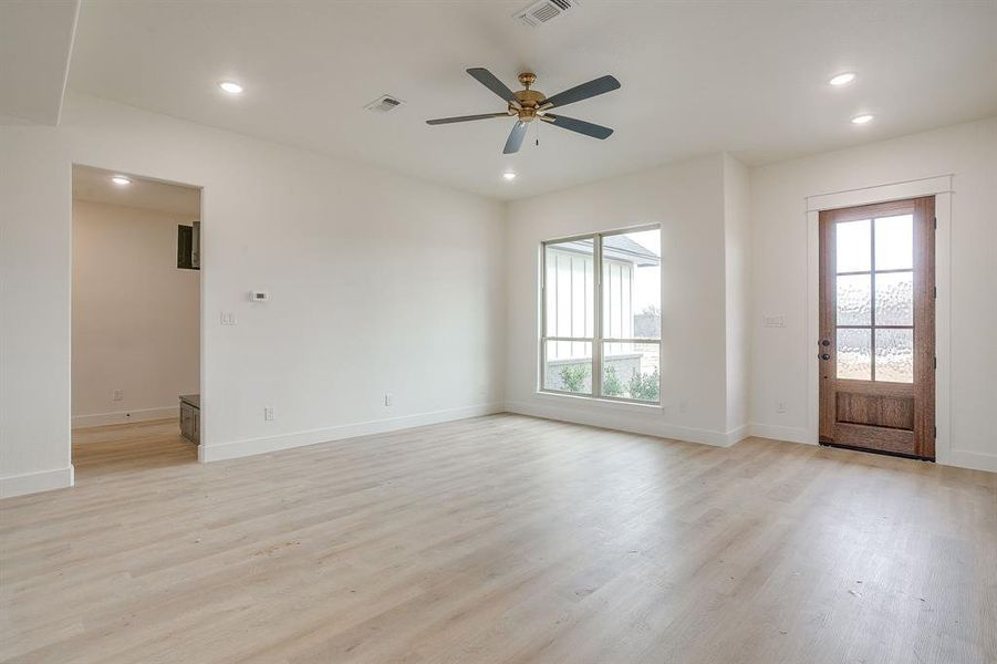 Spacious, unfurnished interior of a new home in , Millsap (Image 10).