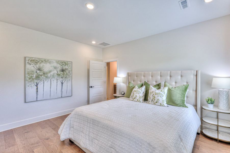 *Furnished model home example. Selections & finishes may vary. *Furnished model home example. Selections & finishes may vary.