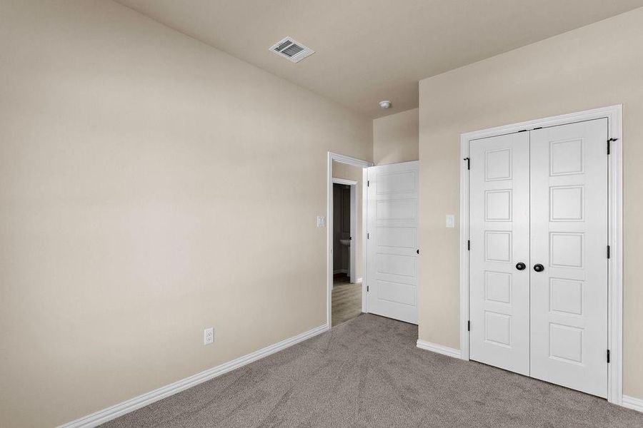 Spacious, unfurnished interior of a new home in Trails of Fossil Creek, Fort Worth (Image 20).
