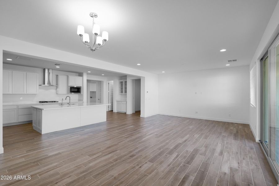 10158 W COLUMBUS Avenue - Ready Now!