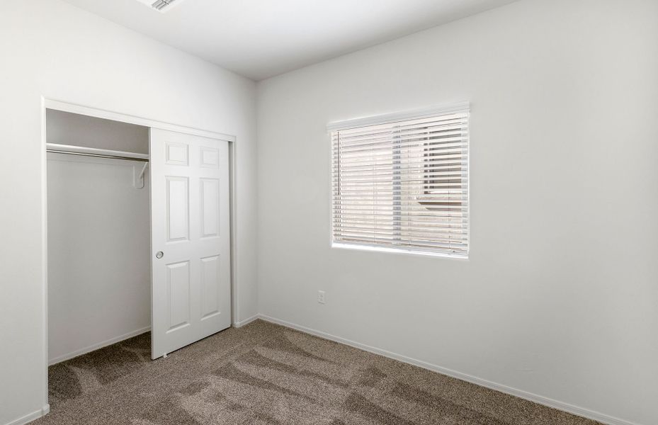 Spacious, unfurnished interior of a new home in Copper Falls, Buckeye (Image 11).