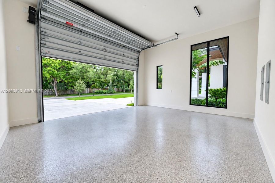 Spacious, unfurnished interior of a new home in , Miami (Image 48).