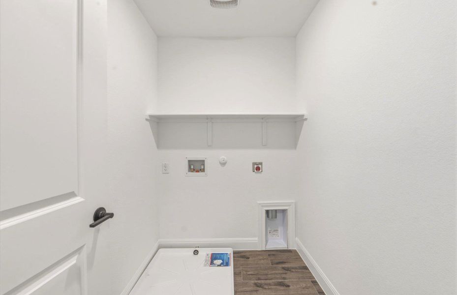 Spacious, unfurnished interior of a new home in Lagos, Manor (Image 23). Spacious, unfurnished interior of a new home in Lagos, Manor (Image 23).