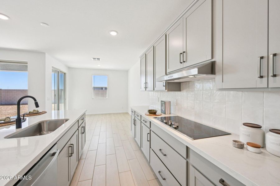 18-web-or-mls-W Brown St-S2703-018