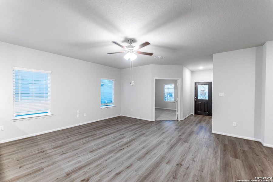 Spacious, unfurnished interior of a new home in Hennersby Hollow, San Antonio (Image 14). Spacious, unfurnished interior of a new home in Hennersby Hollow, San Antonio (Image 14).