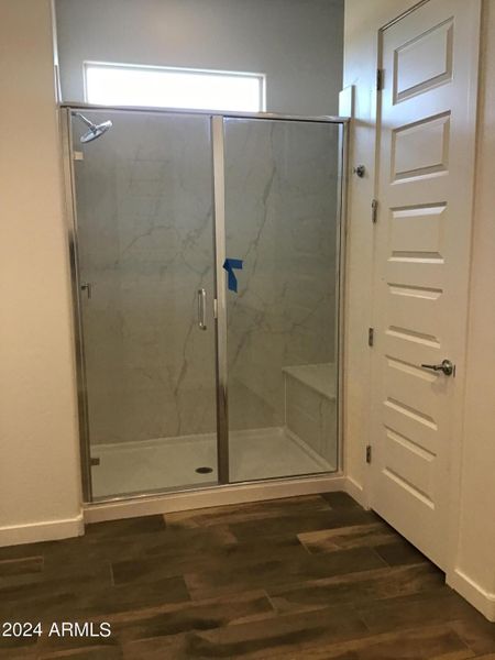 Madera 826 shower