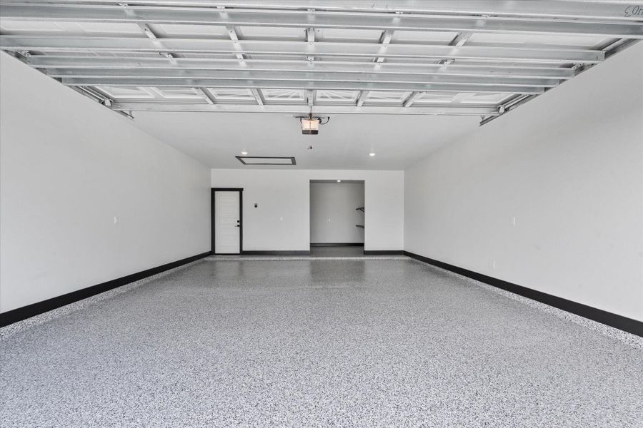 Garage/Epoxy Floor/Extra Storage in back