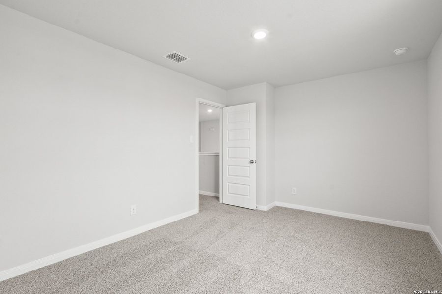 Spacious, unfurnished interior of a new home in Swenson Heights, Seguin (Image 21).