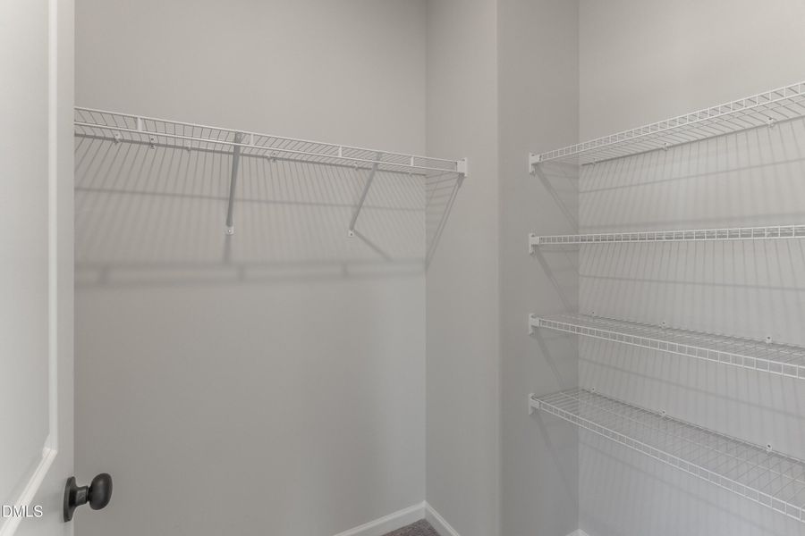 Walk-in-Closet Walk-in-Closet
