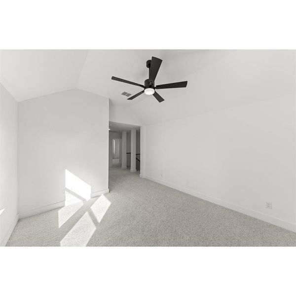 Spacious, unfurnished interior of a new home in Trails at Cottonwood Creek, Rowlett (Image 26).