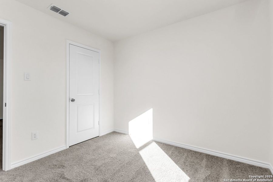 Spacious, unfurnished interior of a new home in Spanish Trails Villas, San Antonio (Image 16).