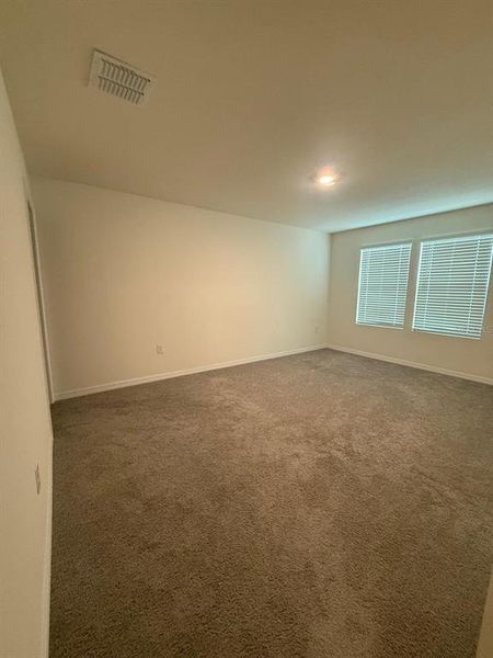 Spacious, unfurnished interior of a new home in , Ocala (Image 29).
