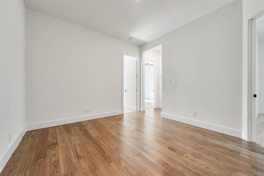 Spacious, unfurnished interior of a new home in King Crossing Estates, Van Alstyne (Image 17).