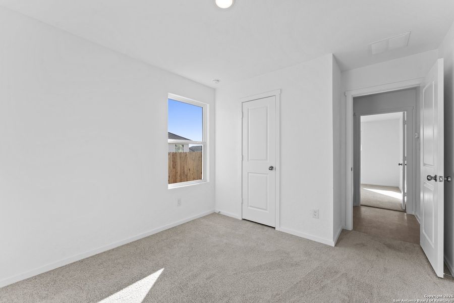 Spacious, unfurnished interior of a new home in Friendship Oaks, Fredericksburg (Image 19).