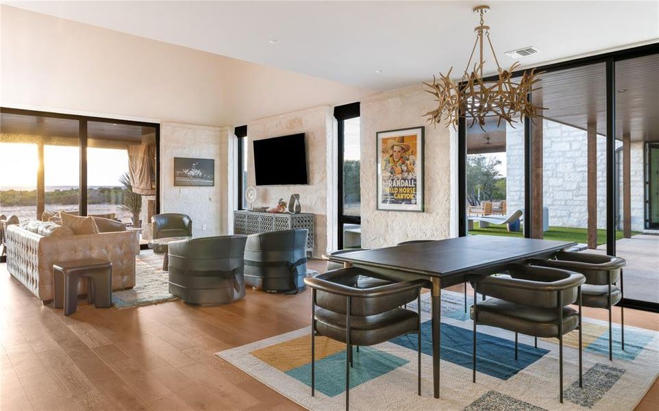 Community amenities in , Glen Rose (Image 19).