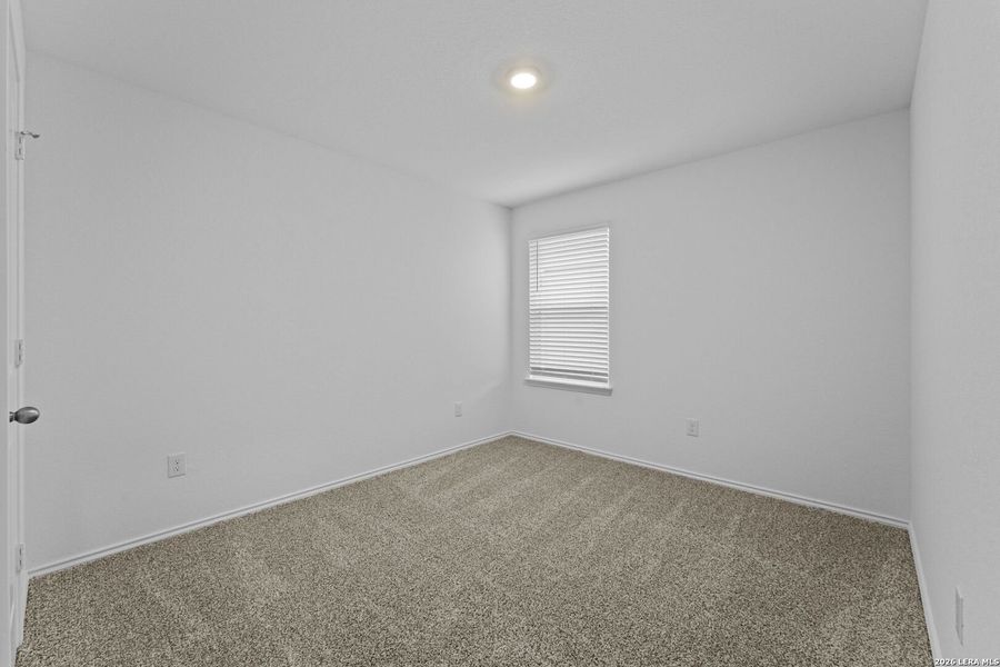Spacious, unfurnished interior of a new home in Laurel Vistas, San Antonio (Image 18).