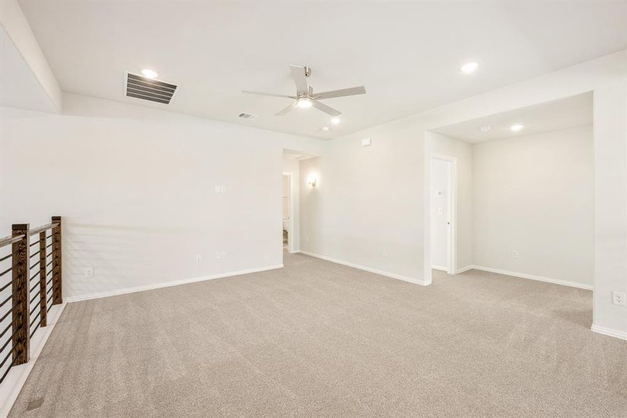 Spacious, unfurnished interior of a new home in Creekview Meadows, Pilot Point (Image 31).