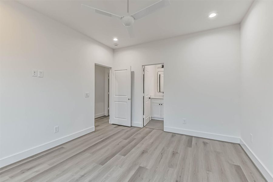 Spacious, unfurnished interior of a new home in , Houston (Image 32).