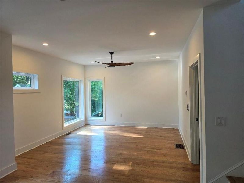 Spacious, unfurnished interior of a new home in , Atlanta (Image 13).