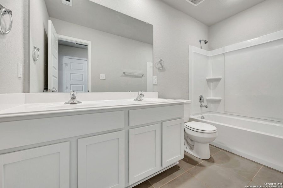 Furnished interior view inside a new home in Paloma Park, Converse (Image 8).