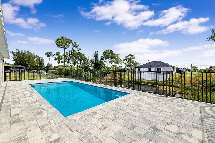 Exterior details and patio area of a home in , Cape Coral (Image 26).