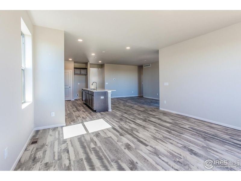 Spacious, unfurnished interior of a new home in Prairie Song, Windsor (Image 28).