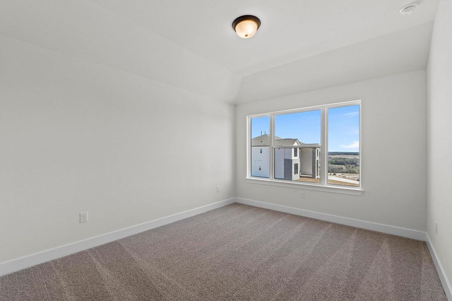Spacious, unfurnished interior of a new home in Lariat, Liberty Hill (Image 45).