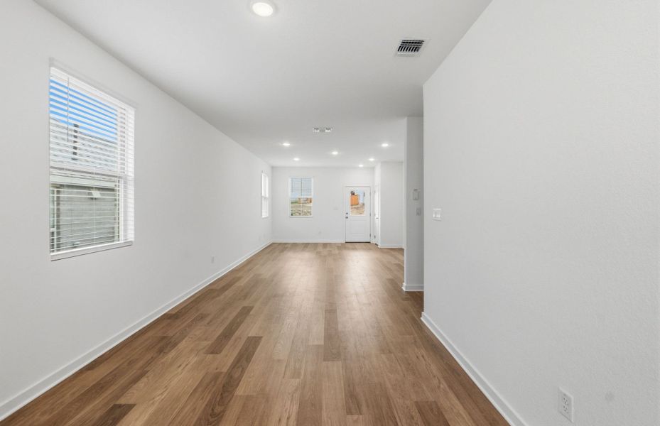 Spacious, unfurnished interior of a new home in La Cima, San Marcos (Image 45).